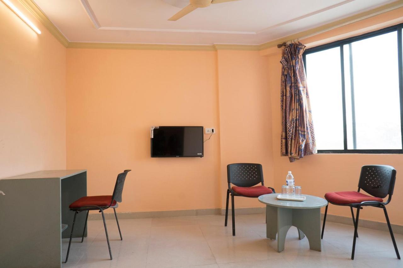 Oyo Flagship 37830 Hotel Aakar International Satara Eksteriør billede