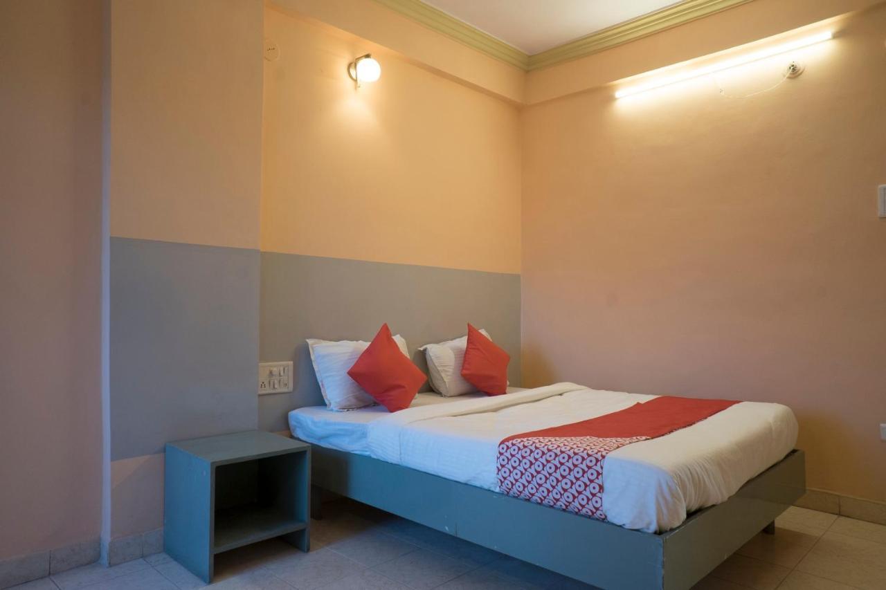 Oyo Flagship 37830 Hotel Aakar International Satara Eksteriør billede