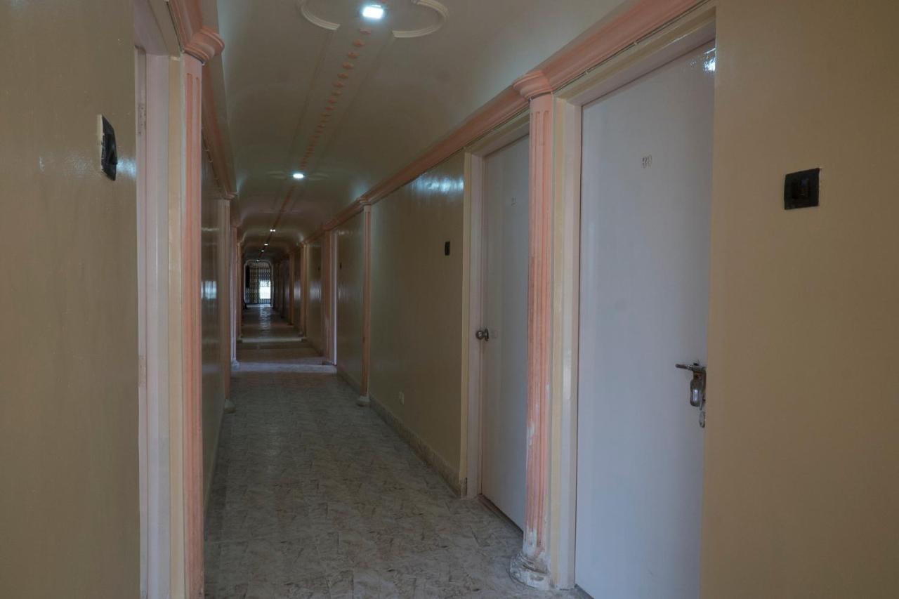 Oyo Flagship 37830 Hotel Aakar International Satara Eksteriør billede