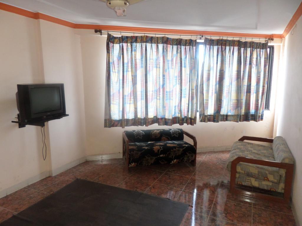 Oyo Flagship 37830 Hotel Aakar International Satara Eksteriør billede