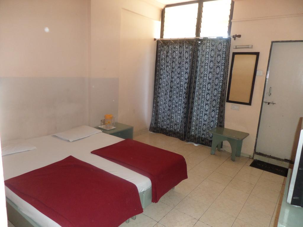 Oyo Flagship 37830 Hotel Aakar International Satara Eksteriør billede