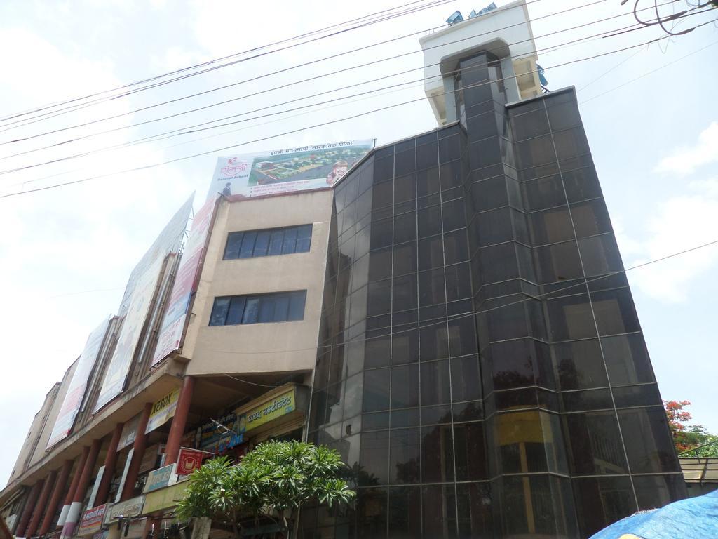Oyo Flagship 37830 Hotel Aakar International Satara Eksteriør billede