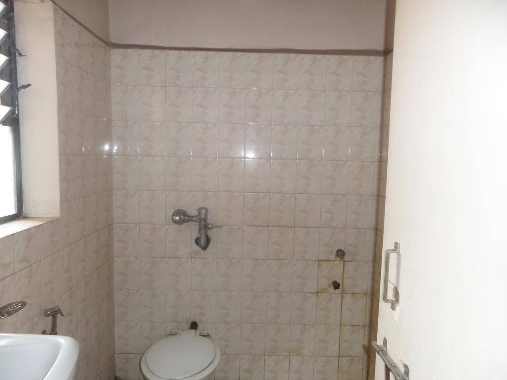 Oyo Flagship 37830 Hotel Aakar International Satara Eksteriør billede