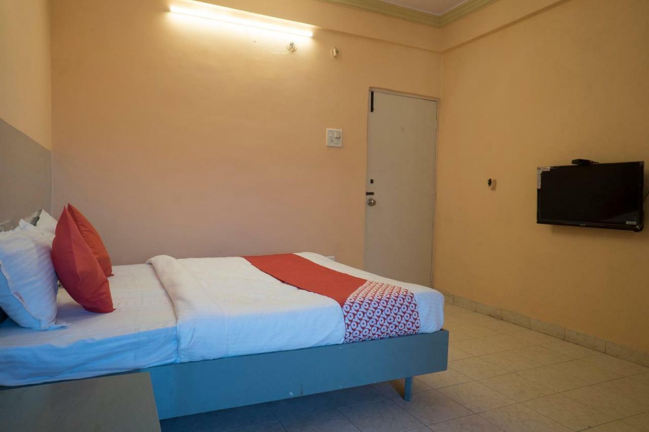 Oyo Flagship 37830 Hotel Aakar International Satara Eksteriør billede
