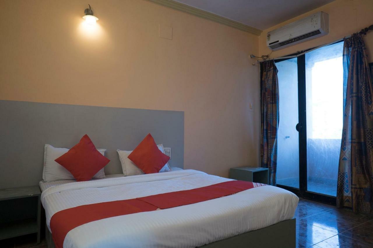Oyo Flagship 37830 Hotel Aakar International Satara Eksteriør billede