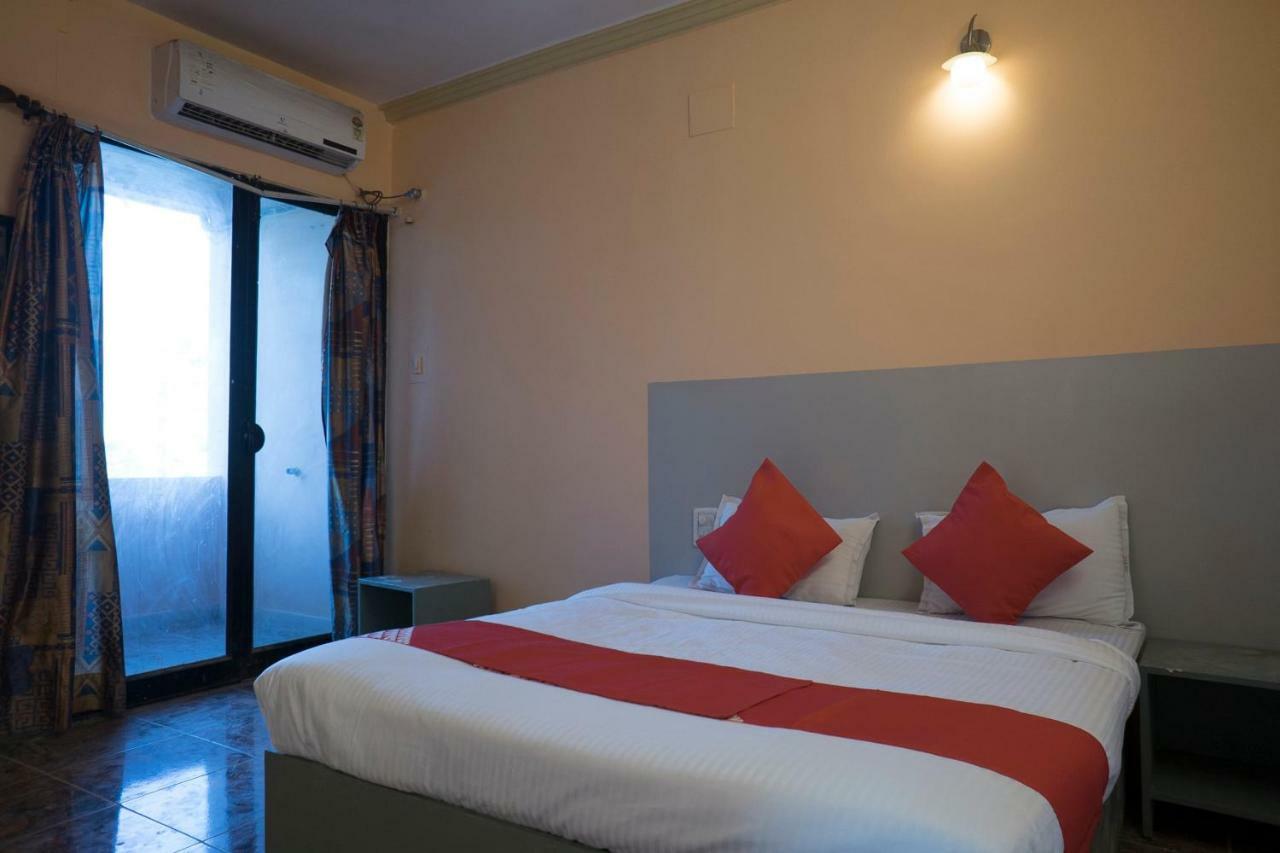 Oyo Flagship 37830 Hotel Aakar International Satara Eksteriør billede