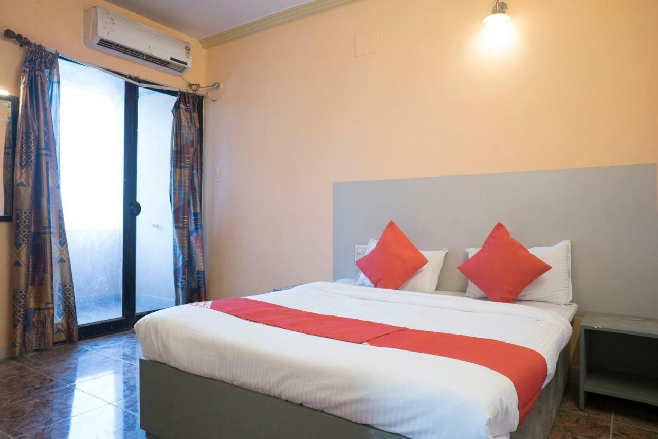 Oyo Flagship 37830 Hotel Aakar International Satara Eksteriør billede